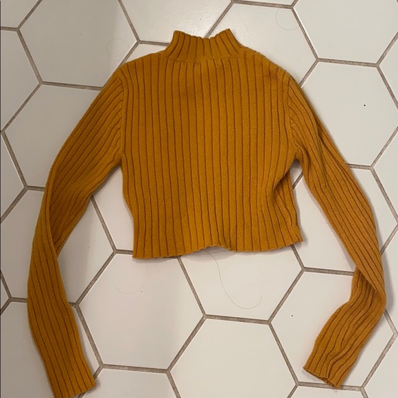 Forever 21 yellow mustard cropped sweater - Picture 4 of 4